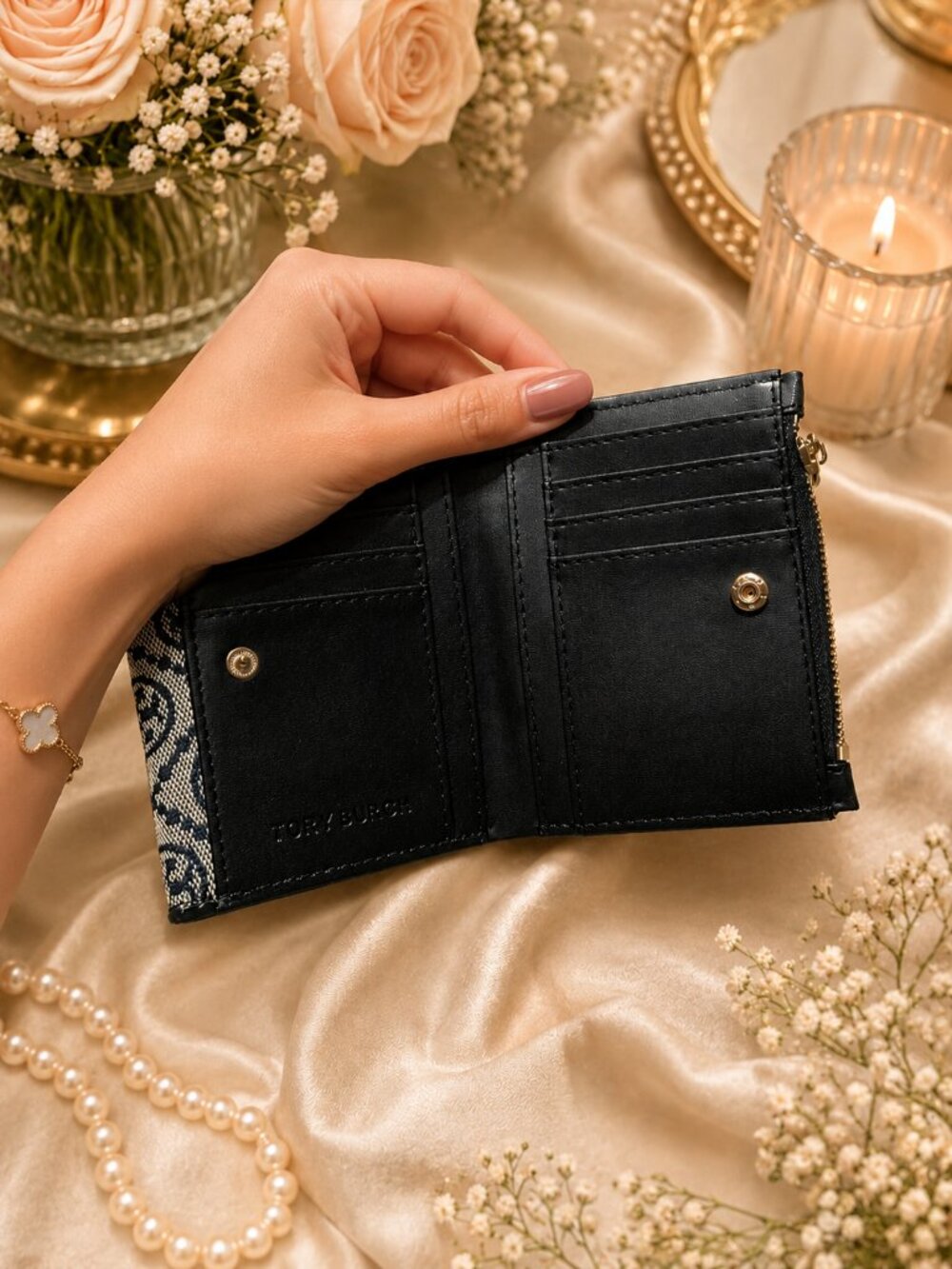 Tory Burch T Monogram Contrast Embossed Small Envelope Wallet - Picture 3 of 3